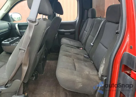 2010 Chevrolet Silverado K1500 Lt z USA, uszkodzony, nr VIN 1GCSKSE37AZ114043